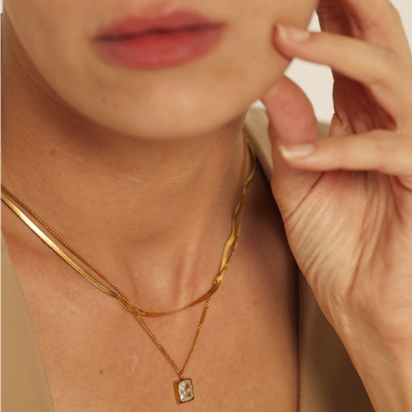 Charm Gold Metal Layered Snake Chain Necklace - Picture 2 of 9